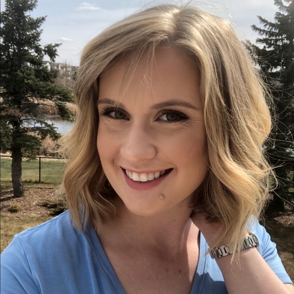 Meet your Posher, Caitlin - Picture 1 of 1